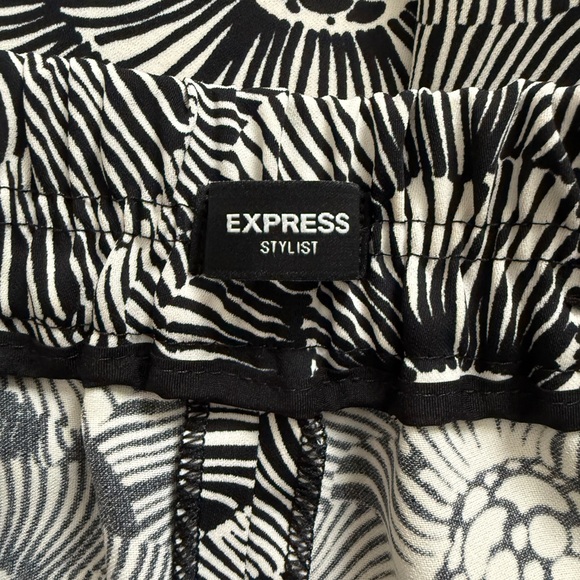 Black and White Floral Wide-Leg Pants - Picture 3 of 4